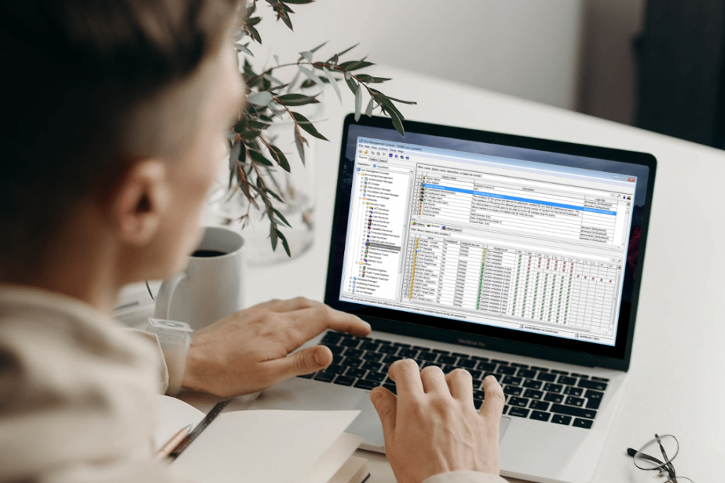 Man on laptop with Metacoda Plugin on screen